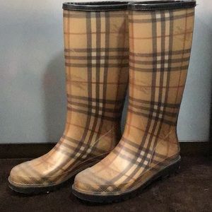 Burberry Rain Boots size 6.5 EUC (KP)